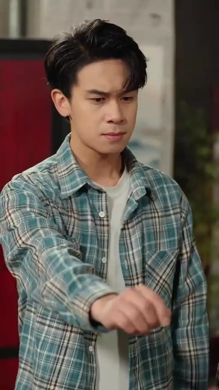 《富贵还乡》：爆笑背后的辛酸，看小人物如何逆袭人生巅峰！